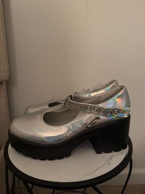 Koi Footwear Holographic Silver Mary Jane Platform Heels size 6/39